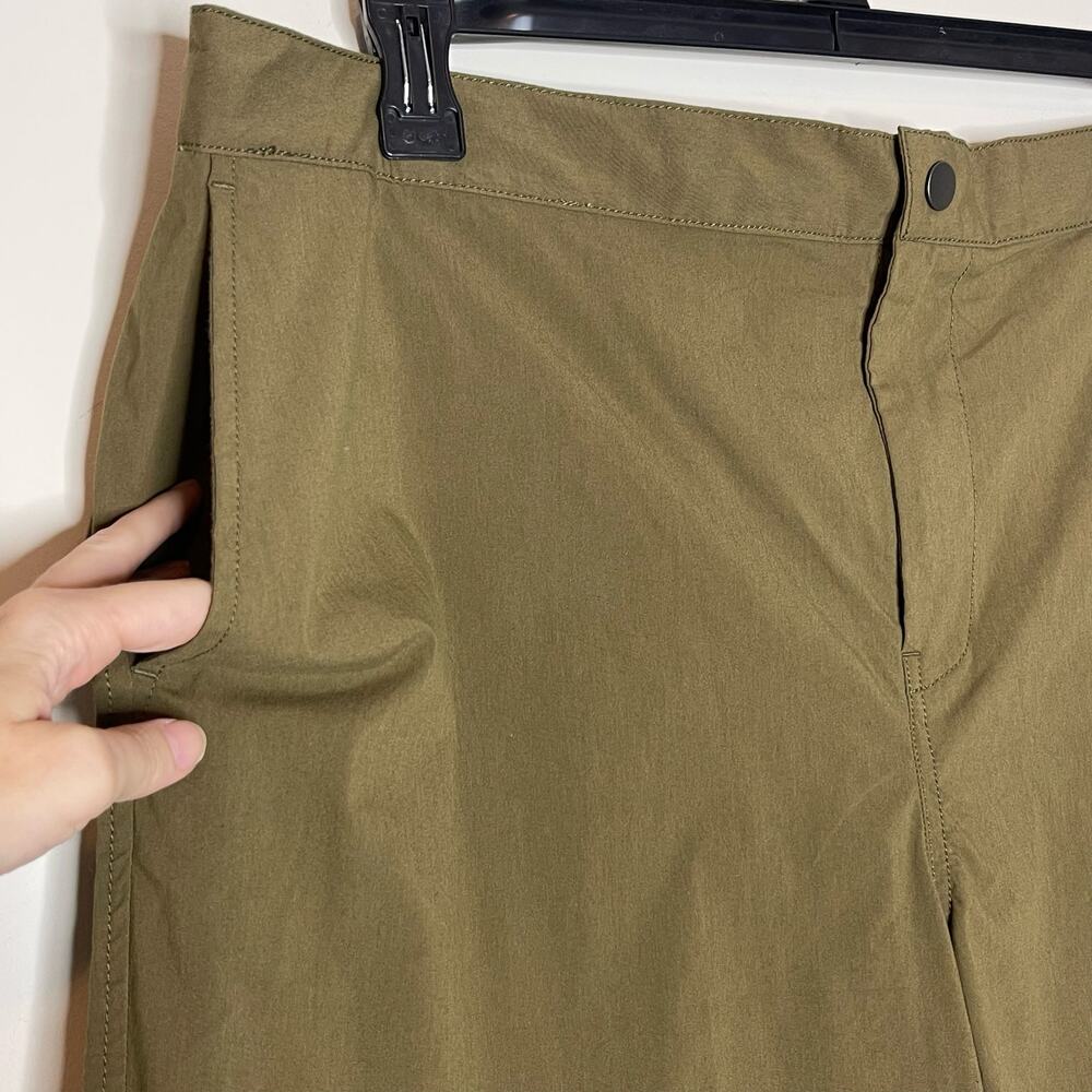 Treasure & Bond Olive Green Mid Rise Slim Fit Elastic Waist Shorts NWT Size XL - Picture 8 of 12
